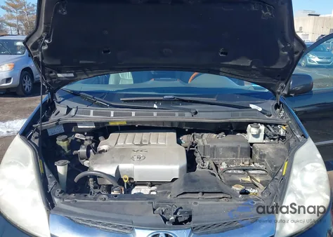 2009 Toyota Sienna Limited z USA, uszkodzony, nr VIN 5TDBK22C69S023573